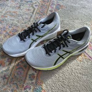 Men's Asics GT2000 - New in box